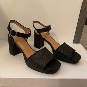 Urban Outfitters Woven Platform Sandle/Heel